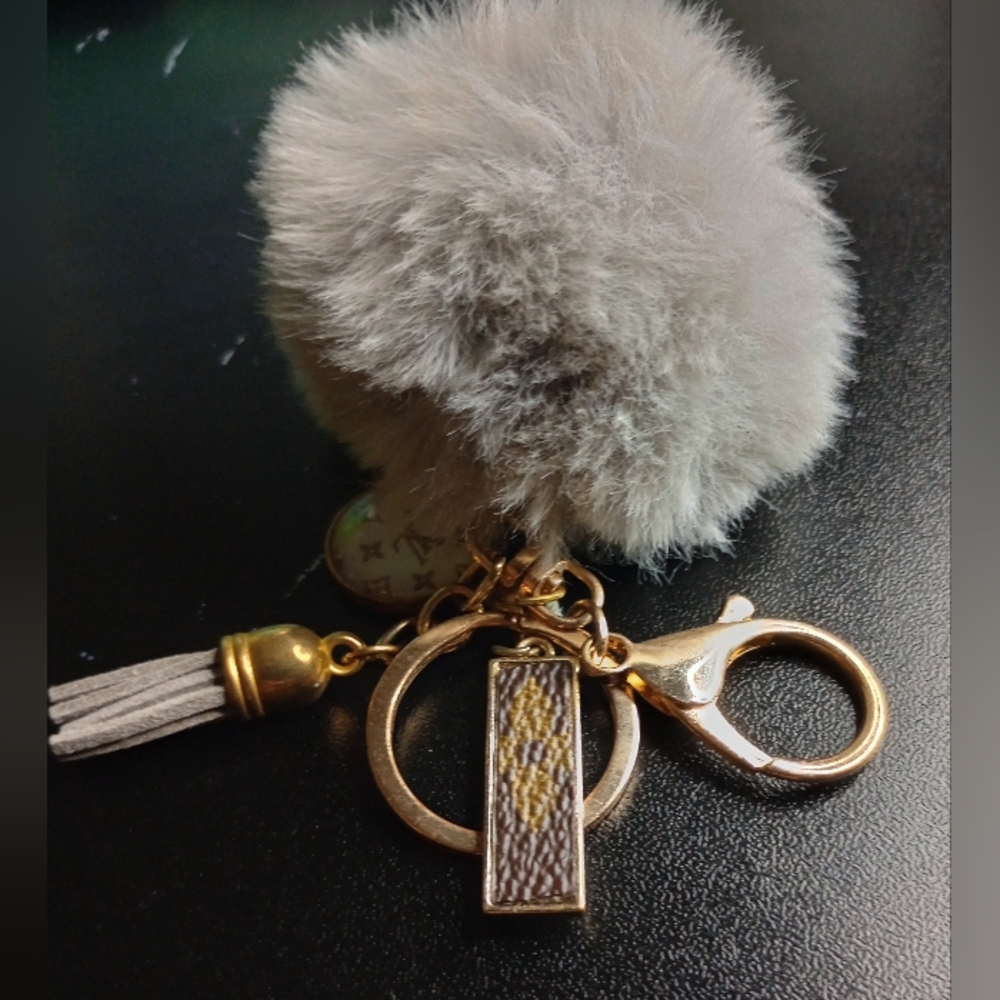 Boujee Gray and Gold Keychain Pom Pom NWOT - Picture 2 of 4